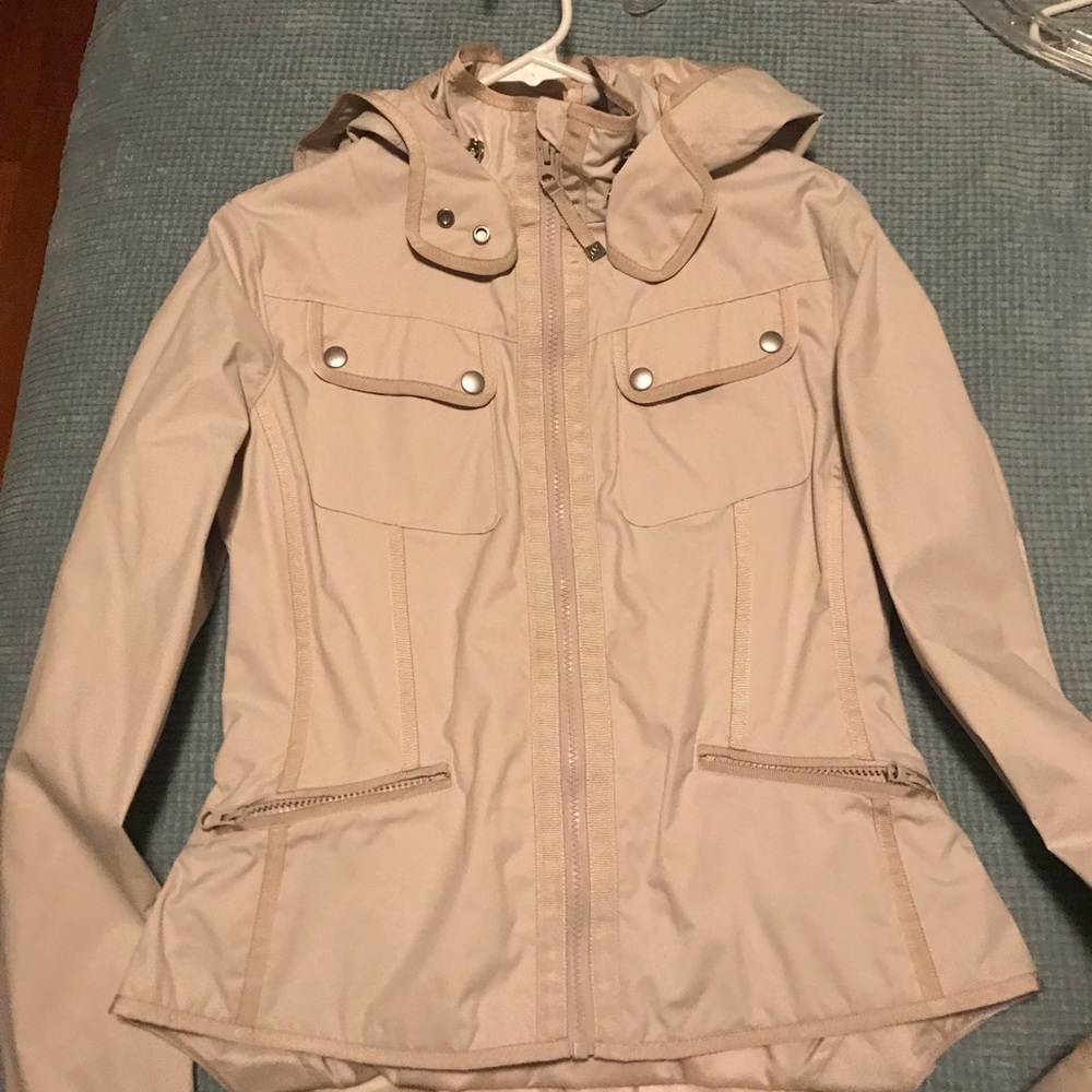 LuluLemon Rain Jacket Size 8
